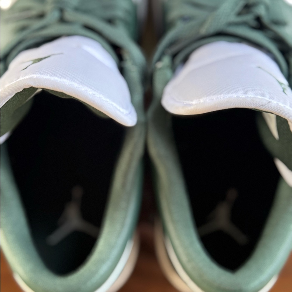Nike Air Jordan 1 DC0774-113 Low Forest Green White Women Sz 9 Leather Street - Picture 6 of 10